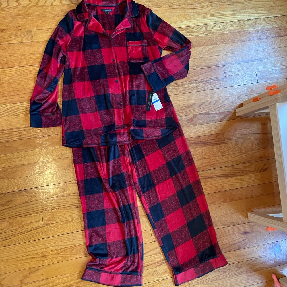 Plaid Donna Karan pajamas set